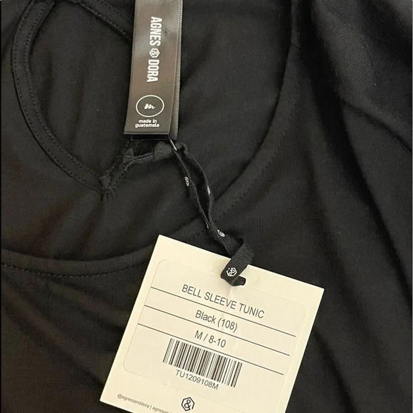 Agnes & Dora | Bell Sleeve Tunic Top Split Sleeve Keyhole Back - Picture 7 of 9